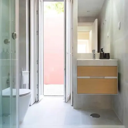 Pardal Rc B - Stylish Studio In Alcantara With Free Parking Nearby * Lissabon
