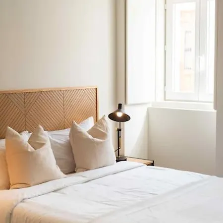Pardal Rc B - Stylish Studio In Alcantara With Free Parking Nearby アパート *