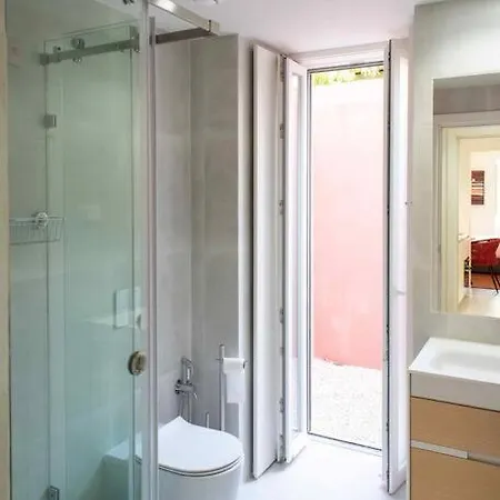 Pardal Rc B - Stylish Studio In Alcantara With Free Parking Nearby Lejlighed